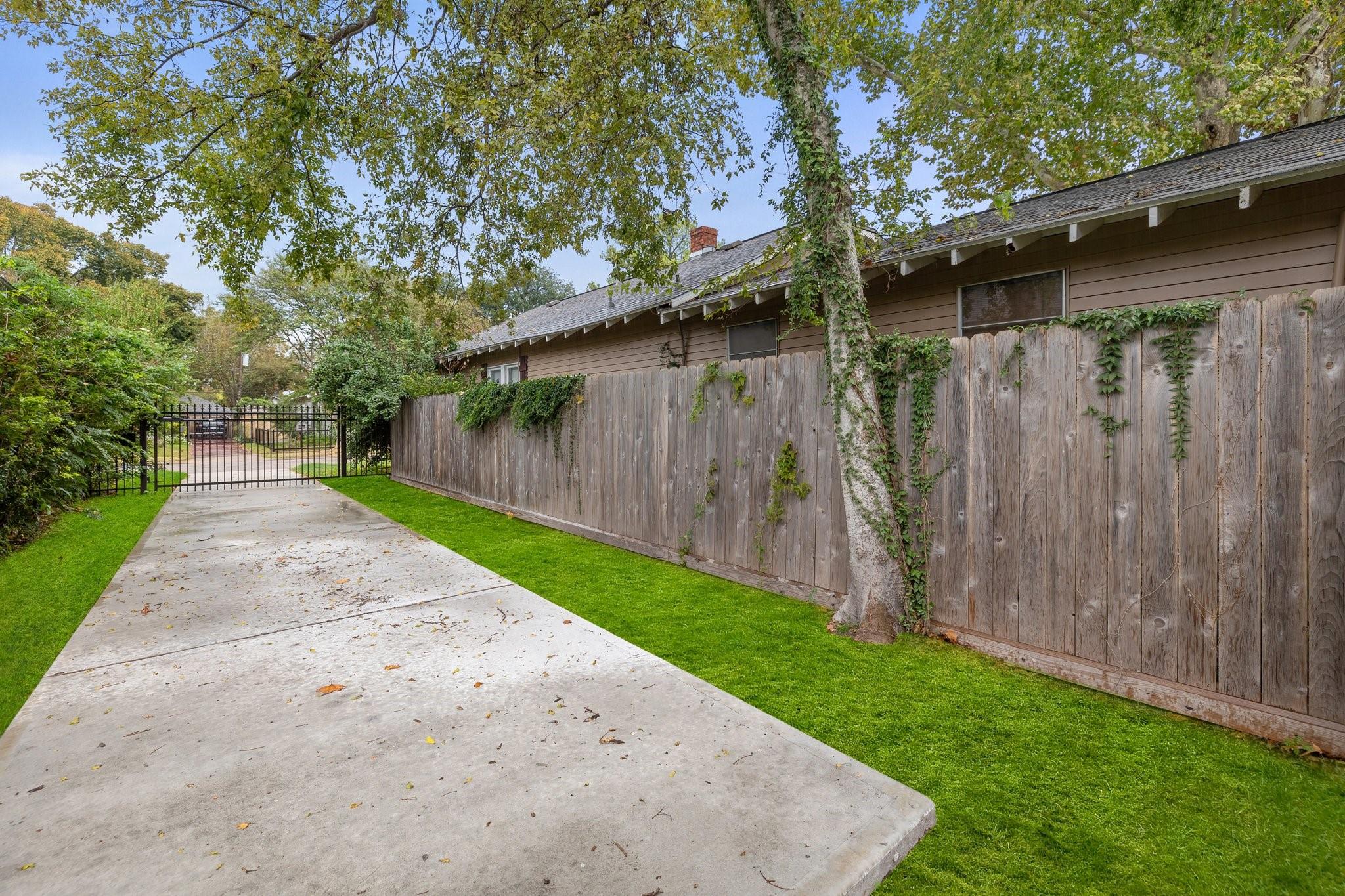 1128 Winston Street
