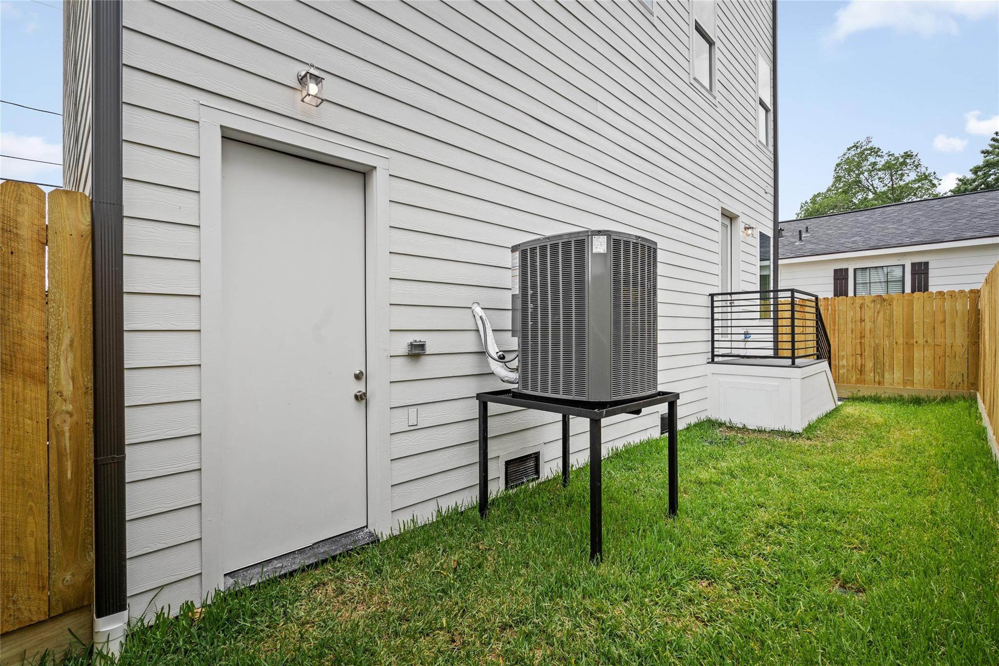 819 E 32nd 1/2 Street
