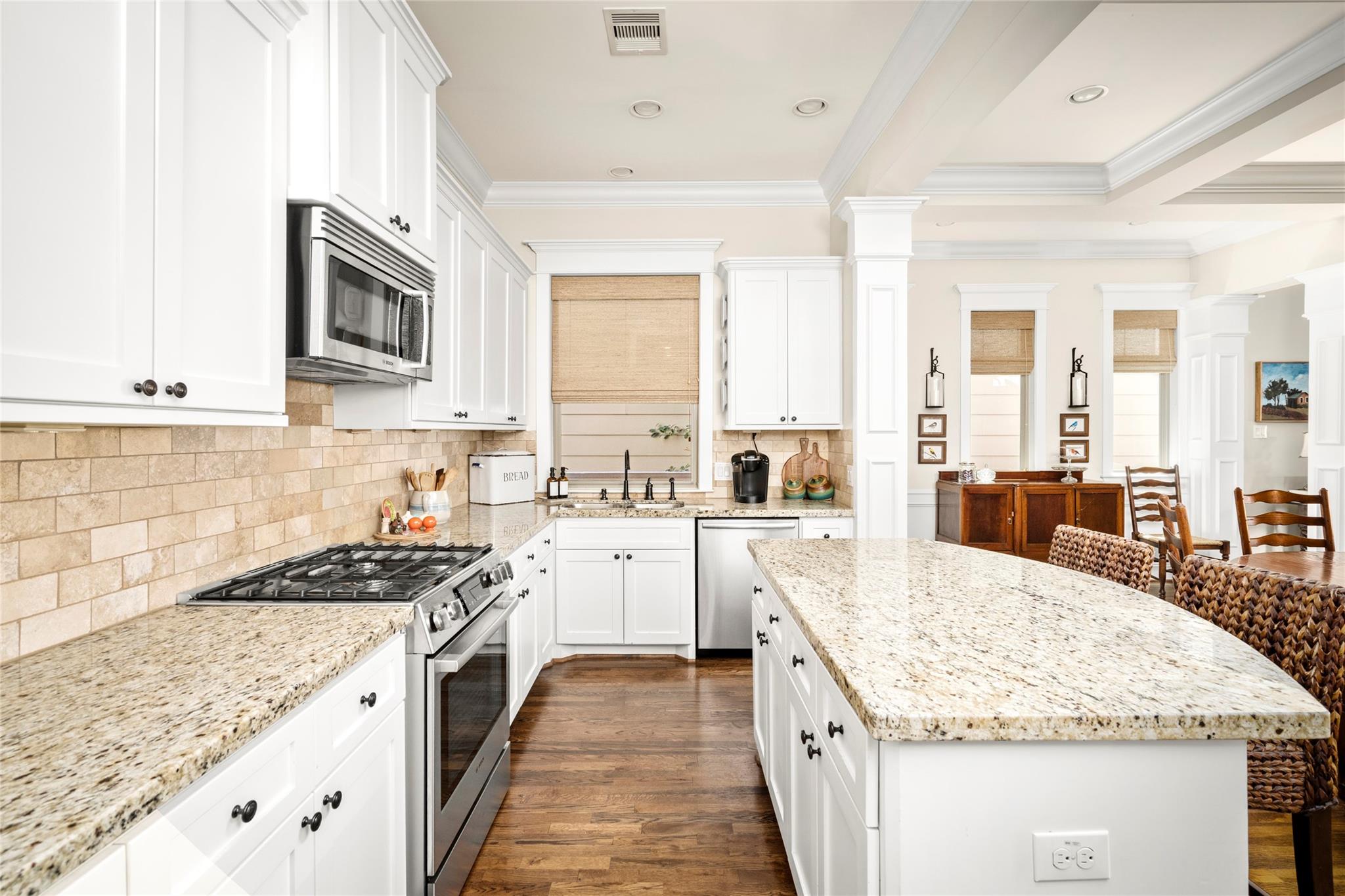 412 W 25th Street