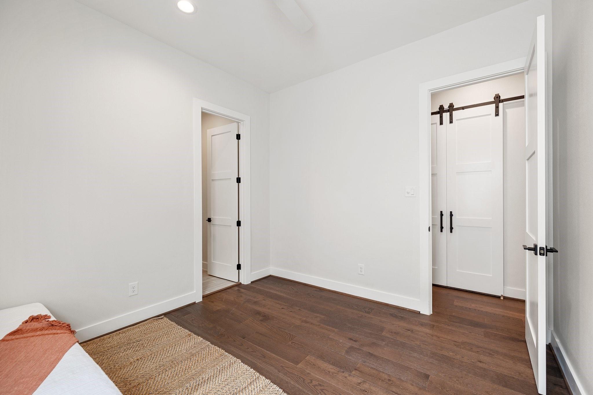 818 E 33rd Street
