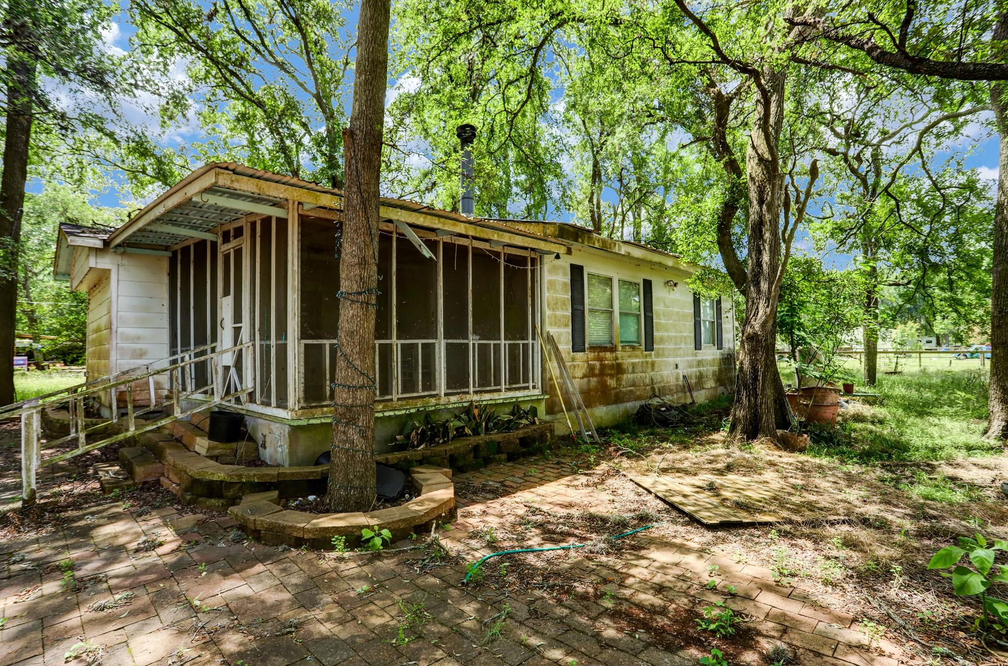 2803 Lazy River Drive