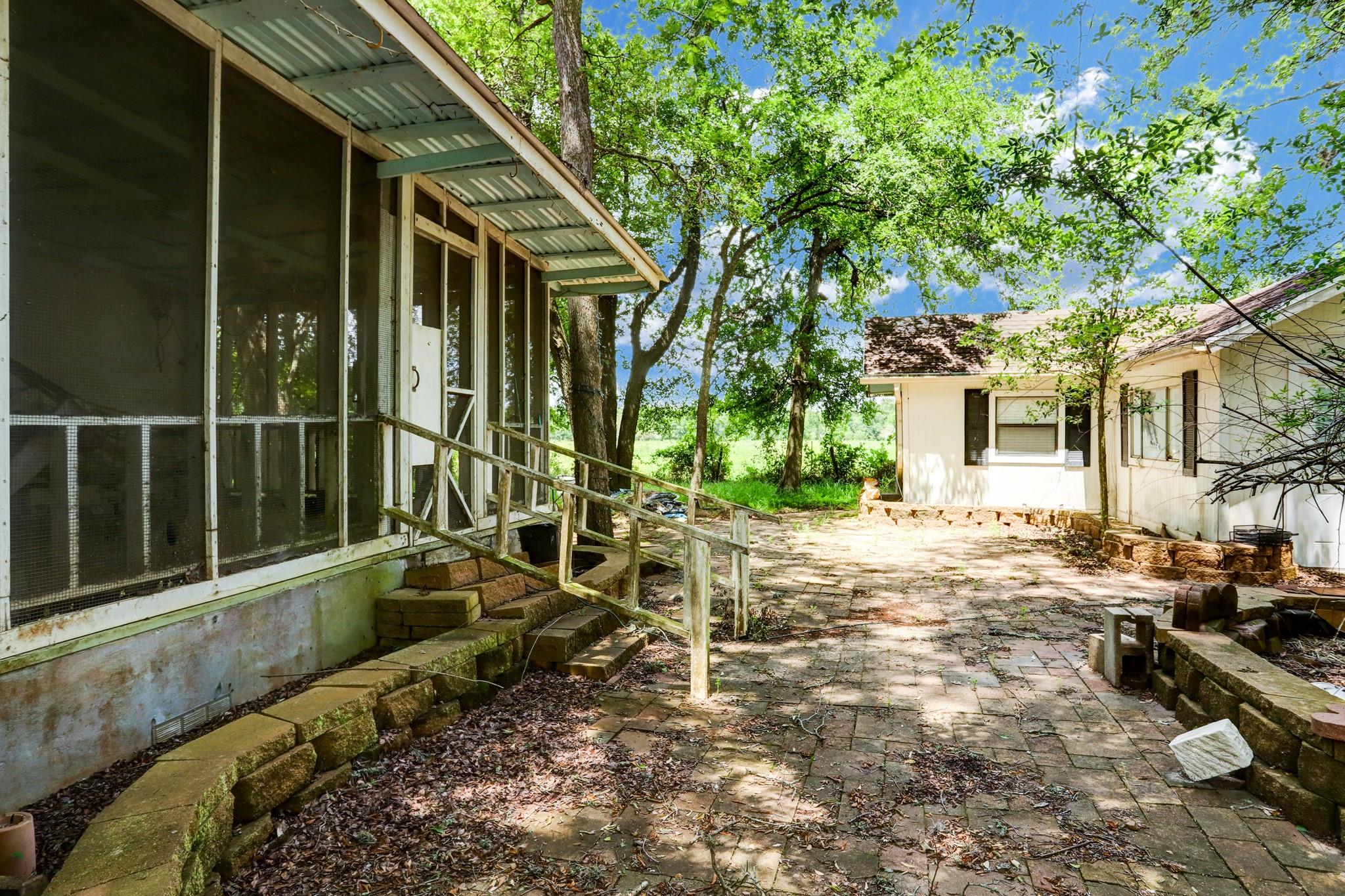2803 Lazy River Drive