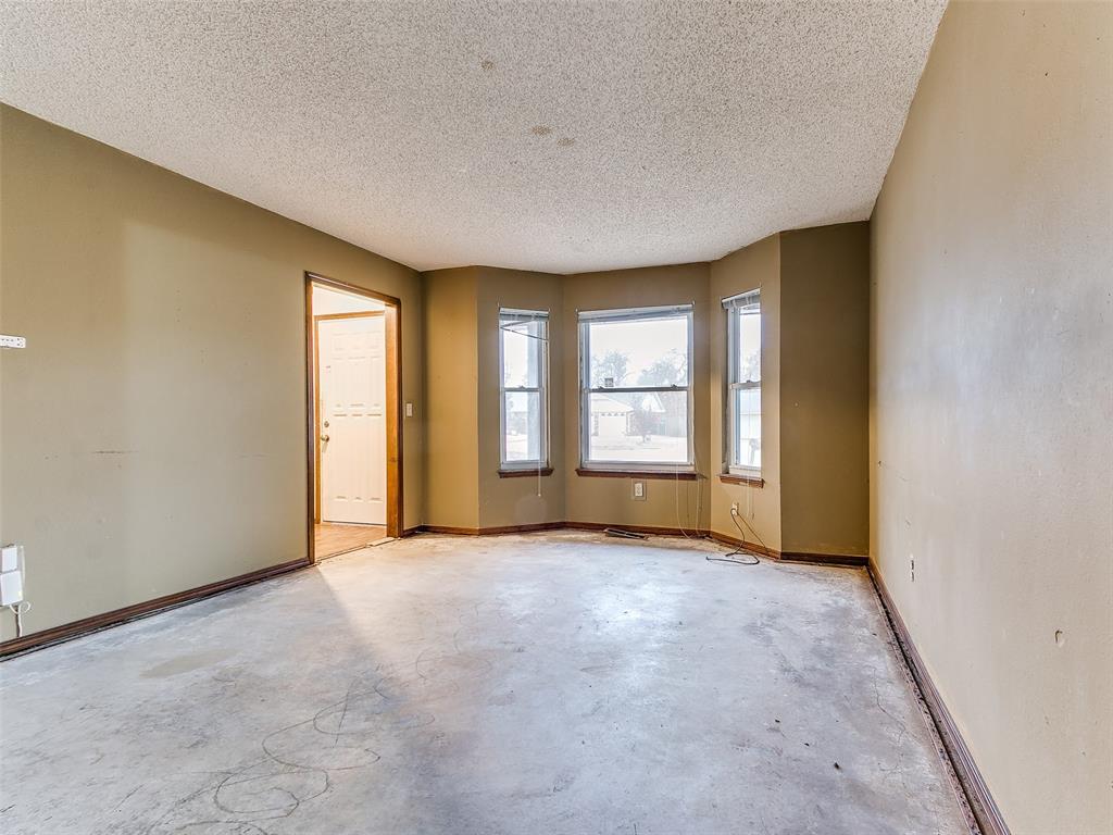 2908 N Redmond Court