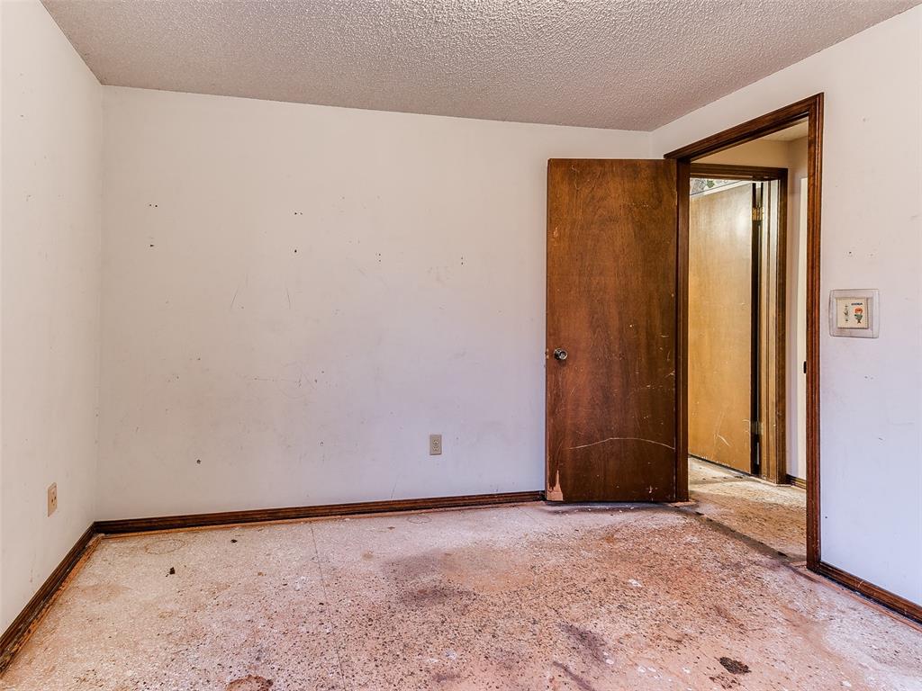 2908 N Redmond Court