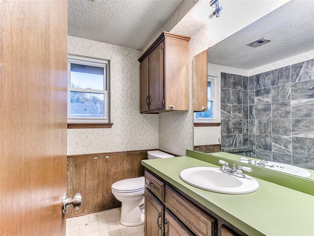 2908 N Redmond Court