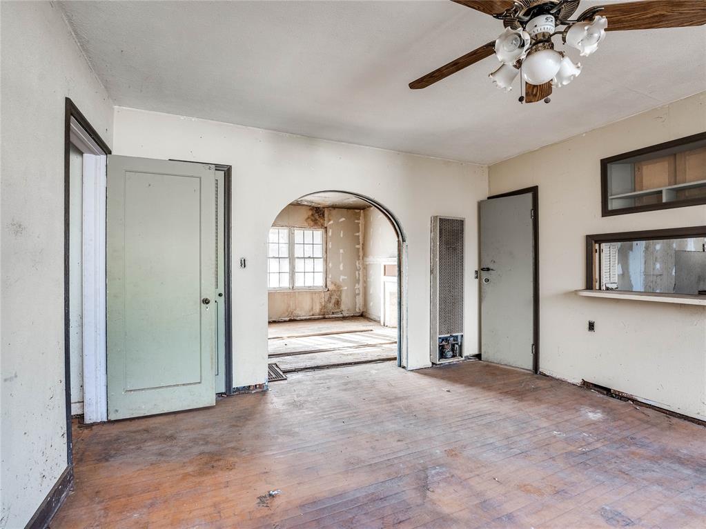 2208 N Prospect Avenue