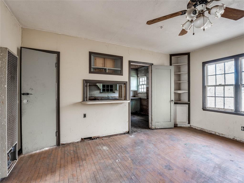 2208 N Prospect Avenue