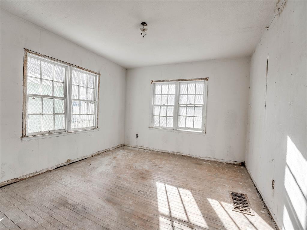 2208 N Prospect Avenue