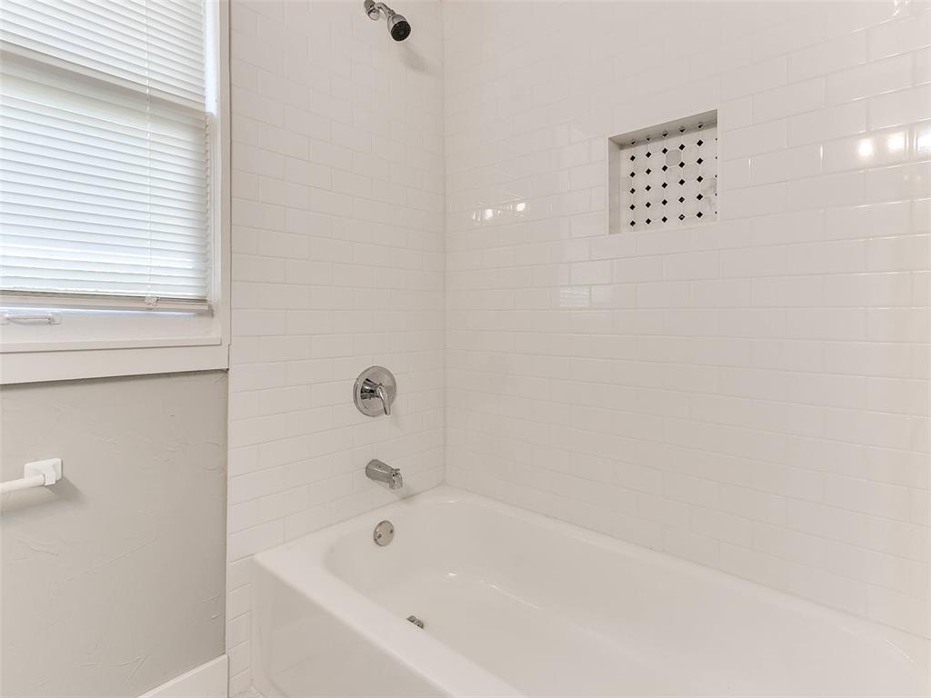 1525 NE Euclid Street