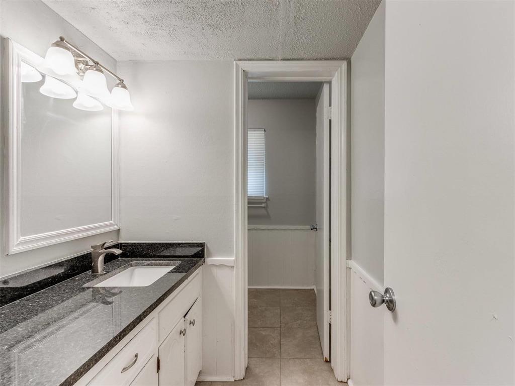 6420 S Harvey Avenue