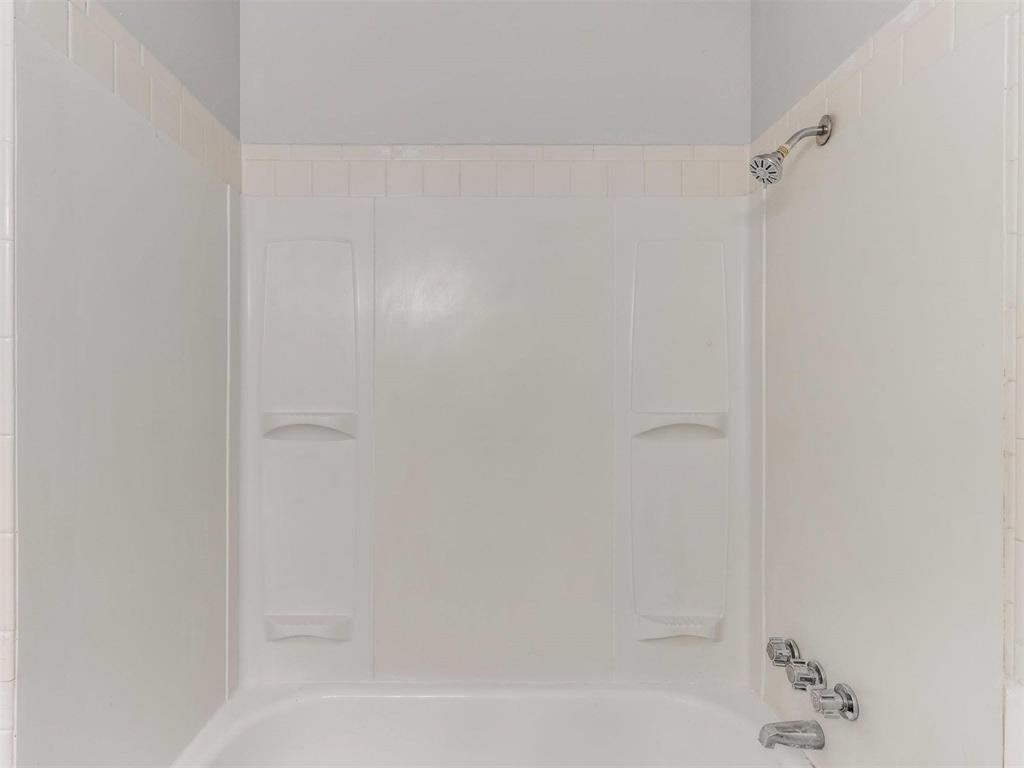 6420 S Harvey Avenue