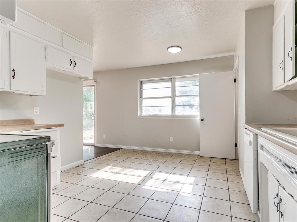 4114 N Reeder Avenue