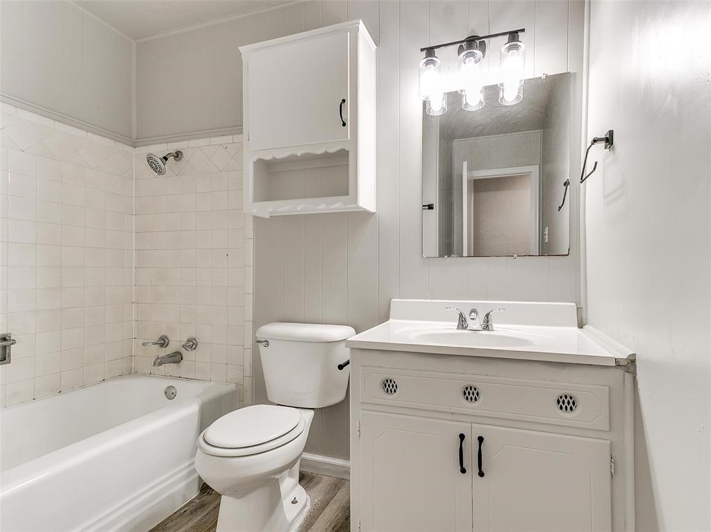 4114 N Reeder Avenue