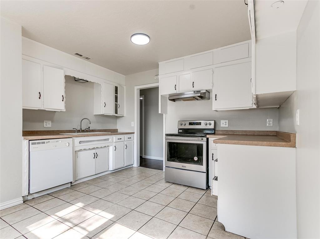 4114 N Reeder Avenue