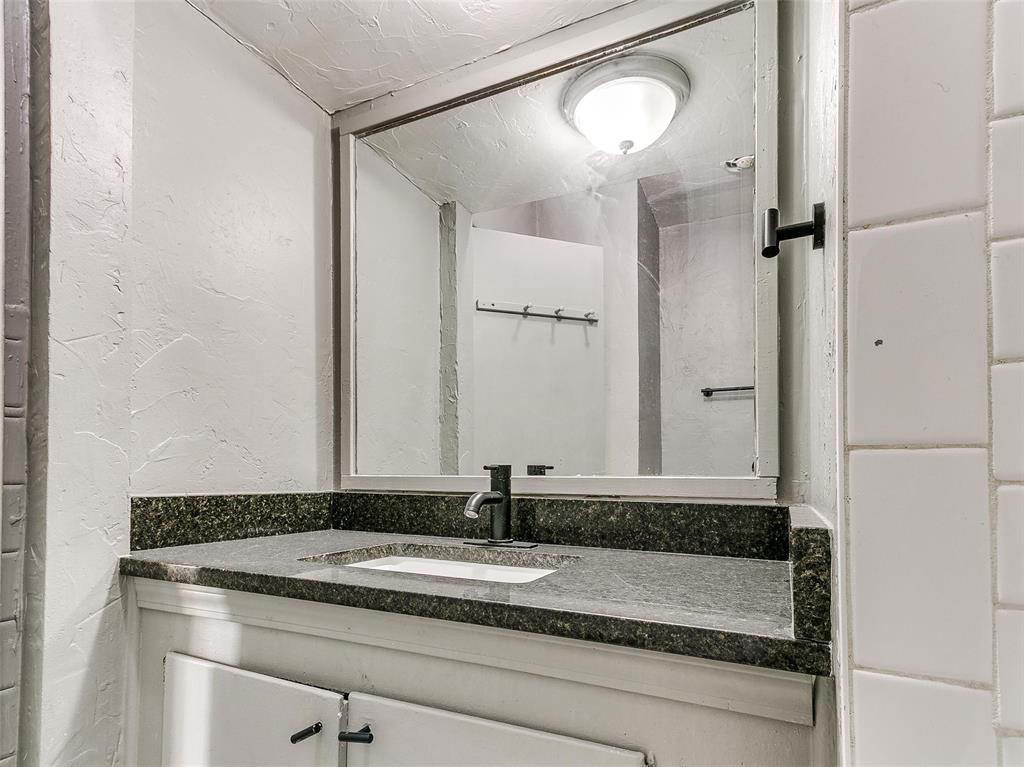 919 W Comanche Street Unit: 921