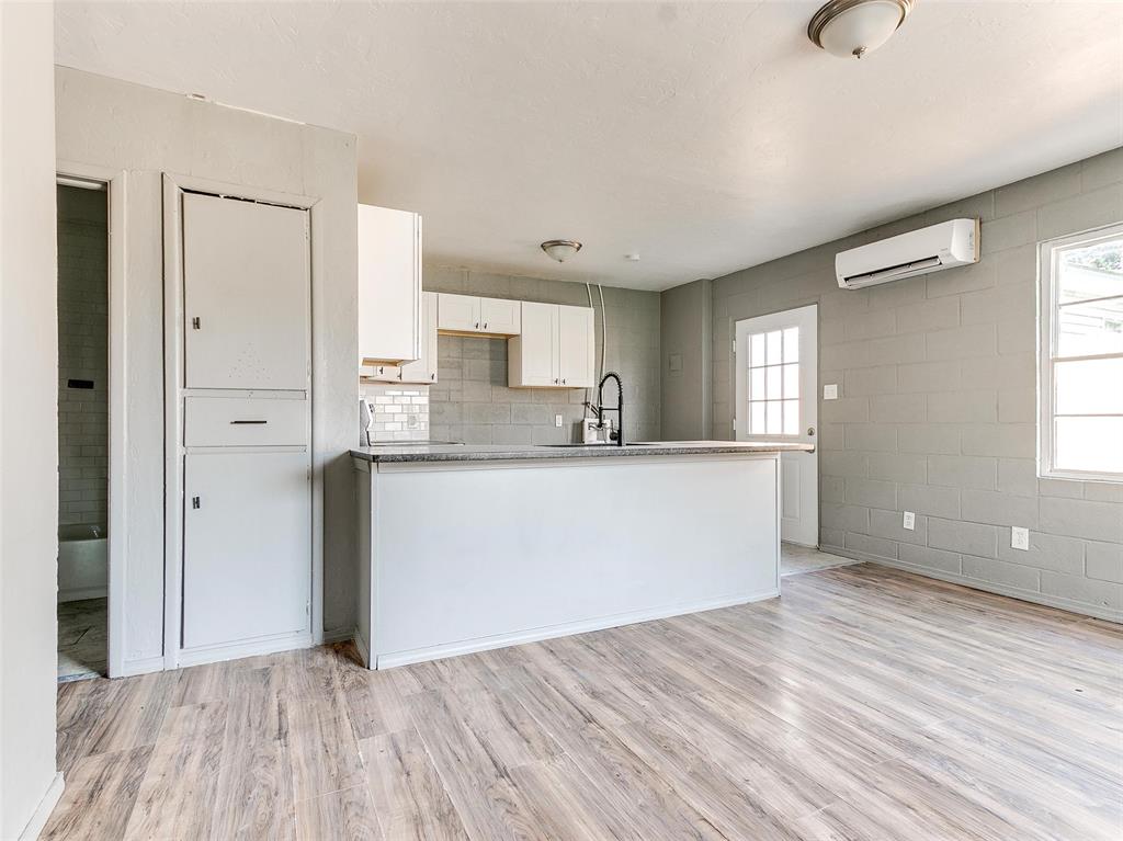 919 W Comanche Street Unit: 921