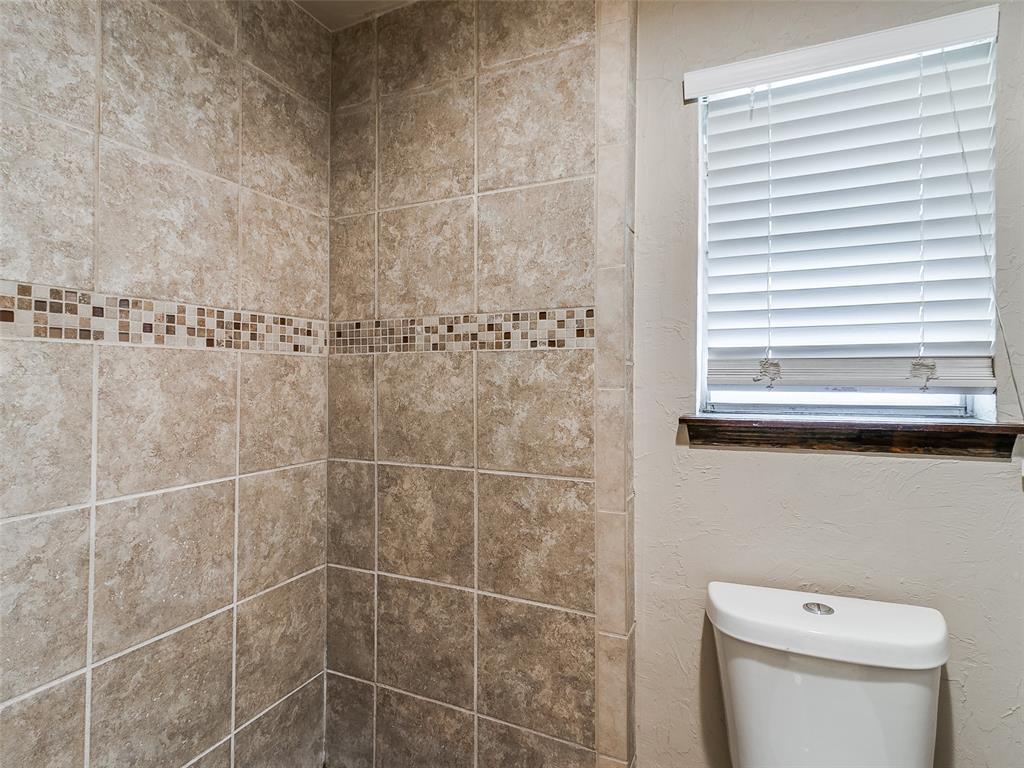 8721 Rolling Green Avenue