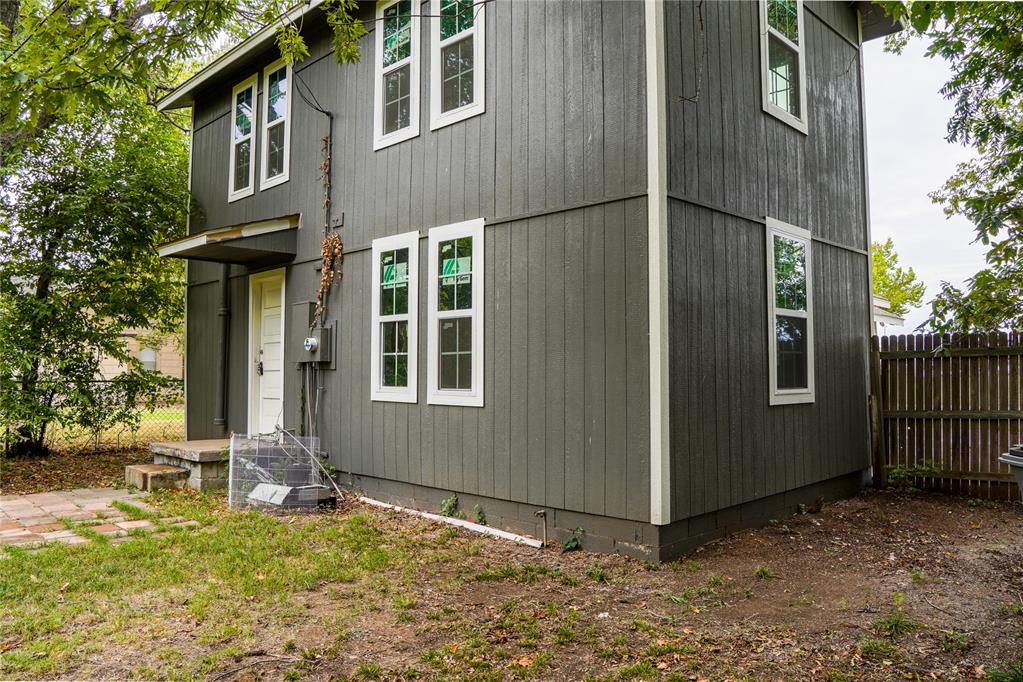 712 NW Ferris Avenue