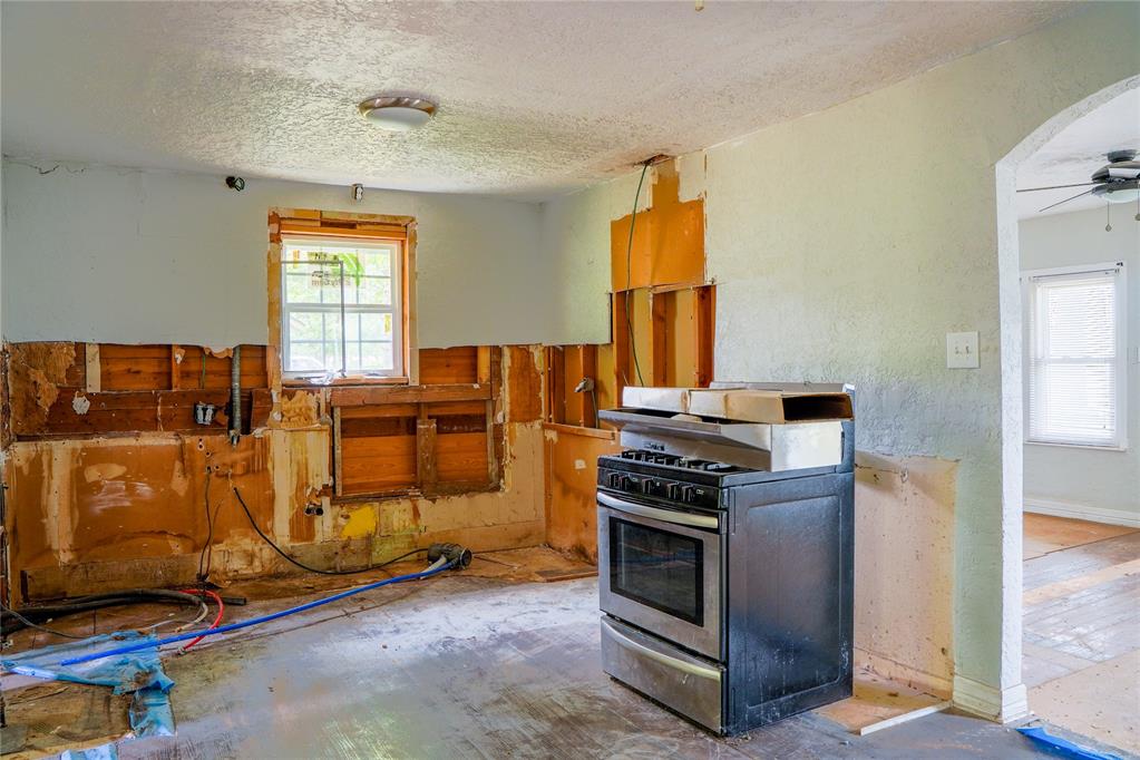 712 NW Ferris Avenue