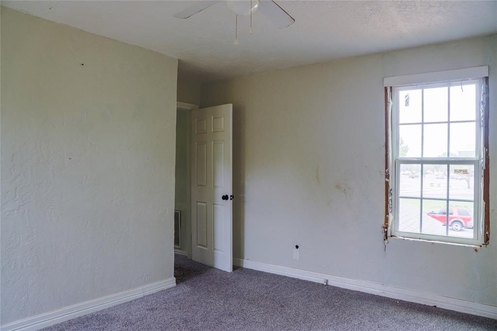 712 NW Ferris Avenue