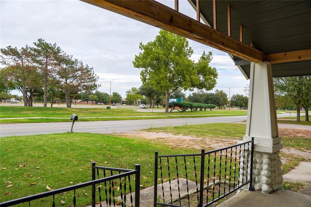 712 NW Ferris Avenue