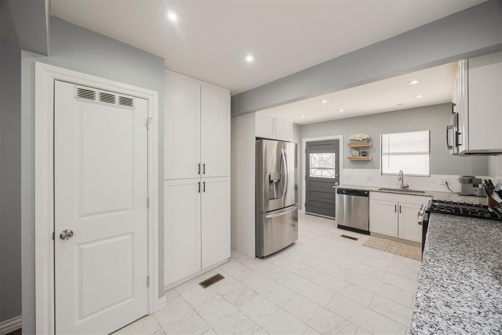 3924 NW Liberty Street