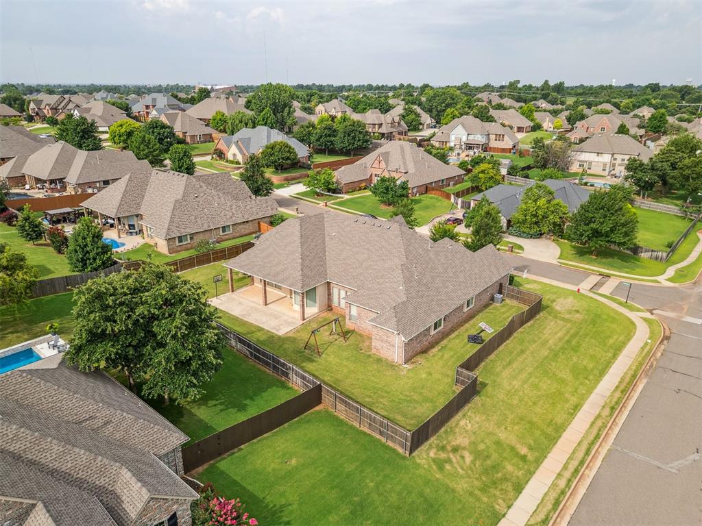 2600 Roxburgh Court