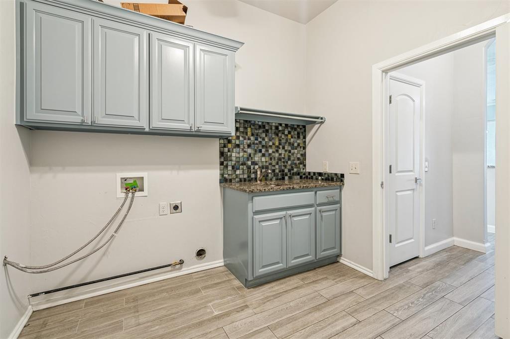2600 Roxburgh Court