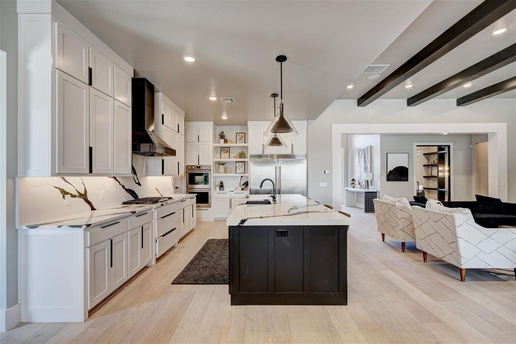 22015 Cricklewood Court