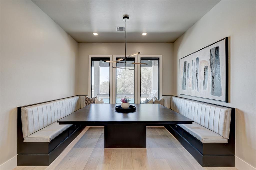 22015 Cricklewood Court