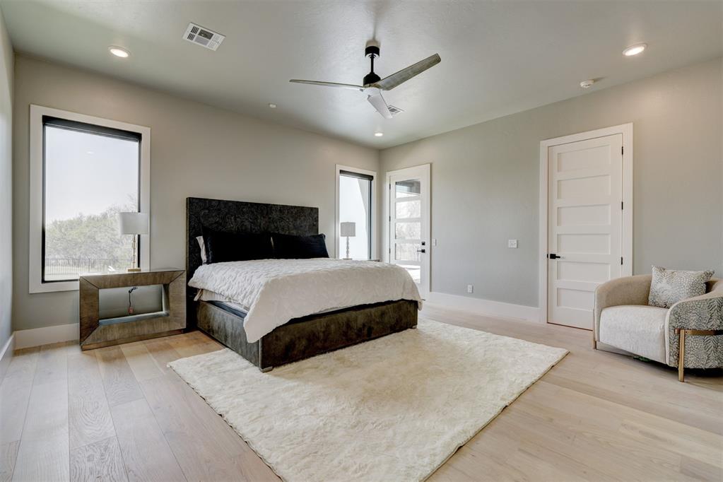22015 Cricklewood Court