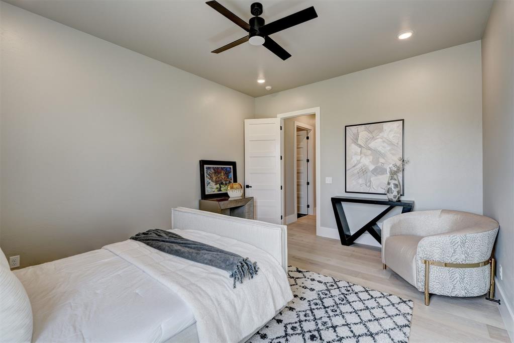 22015 Cricklewood Court