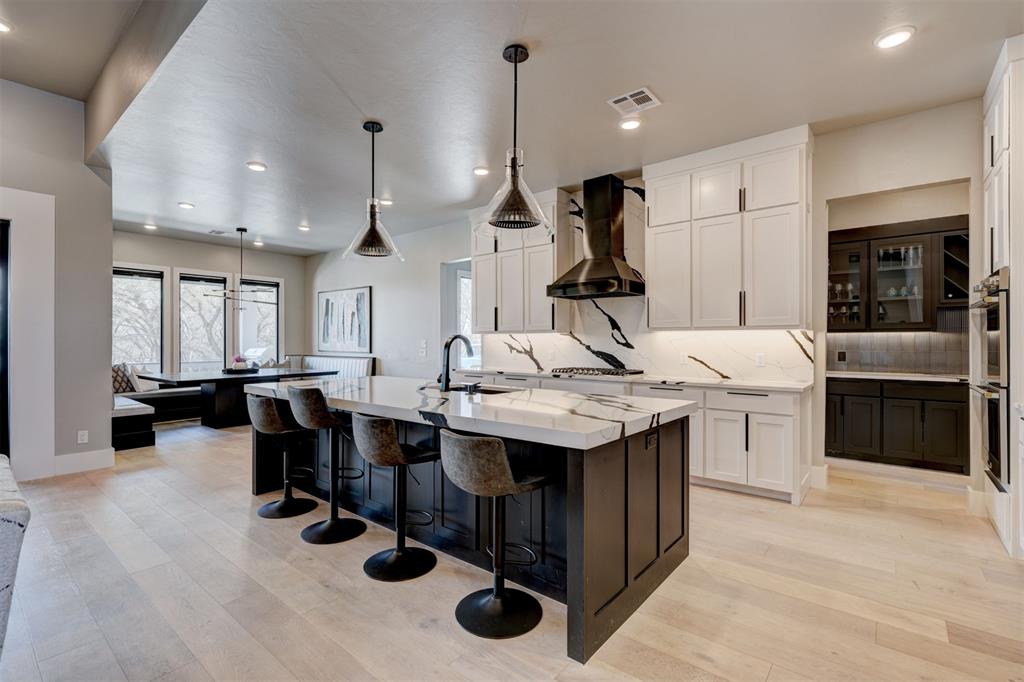 22015 Cricklewood Court