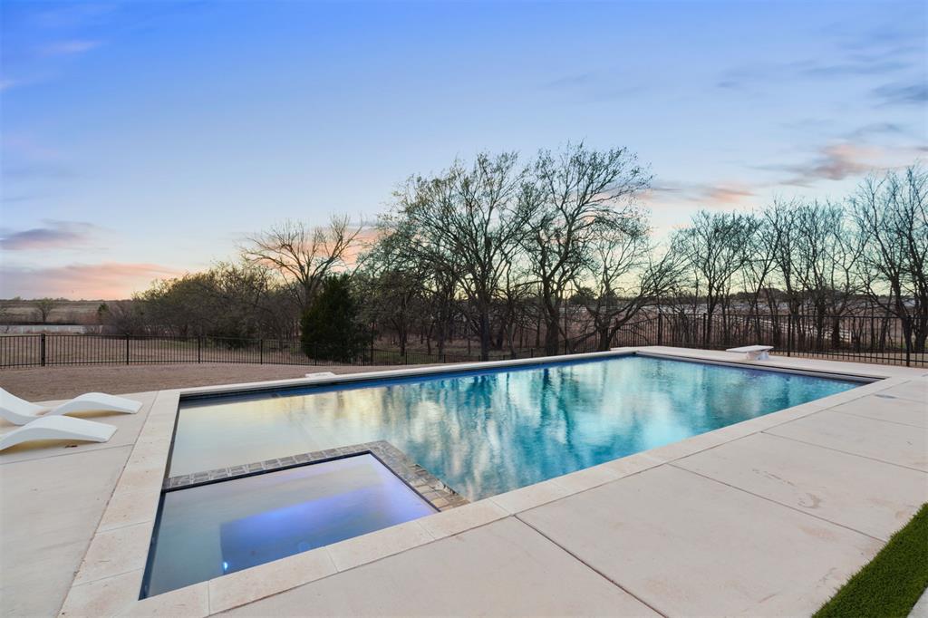 22015 Cricklewood Court