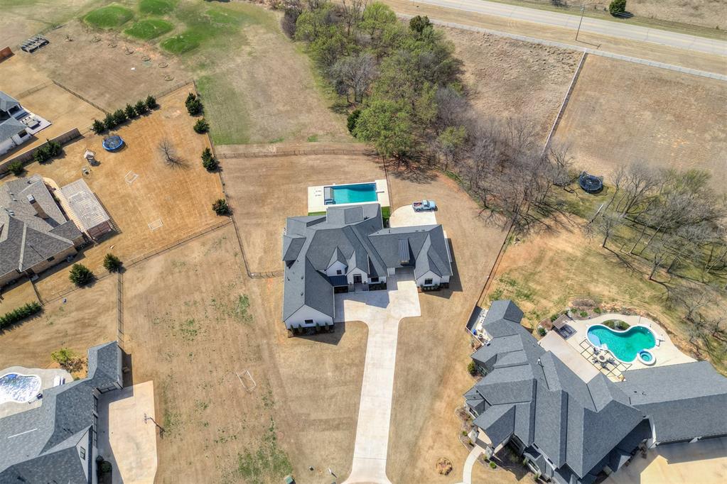 22015 Cricklewood Court