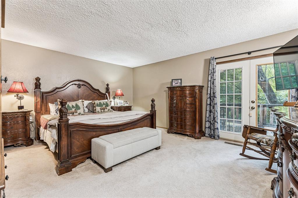 2113 N Mistletoe Lane