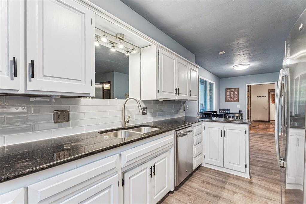 2113 N Mistletoe Lane