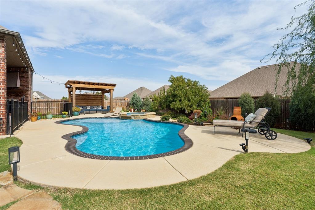 14612 Doulton Circle