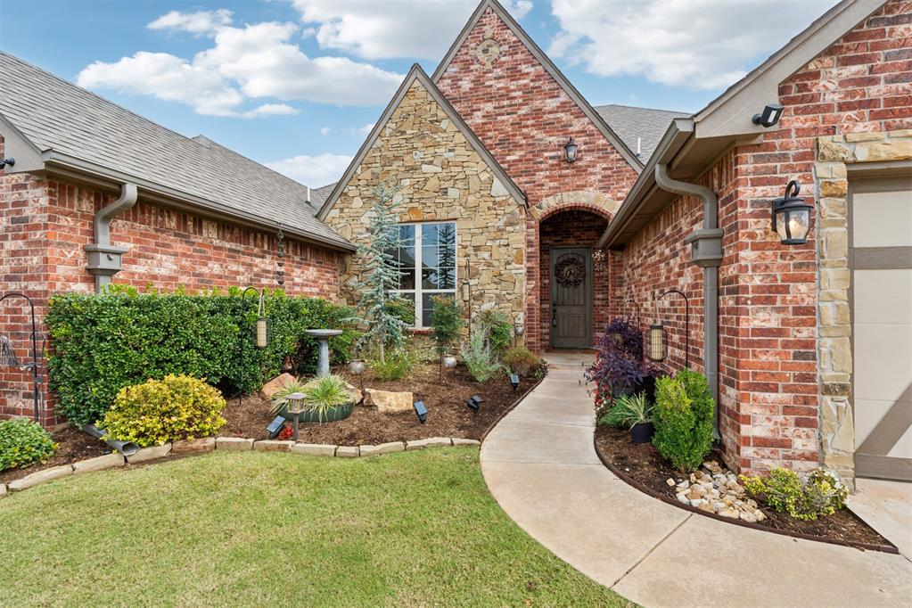 14612 Doulton Circle