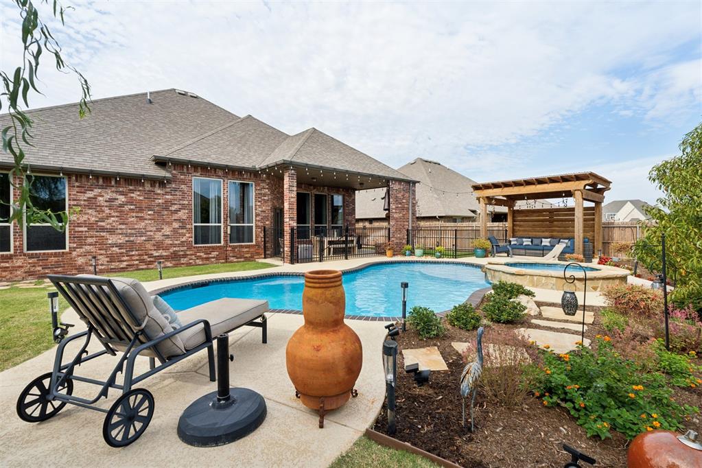 14612 Doulton Circle