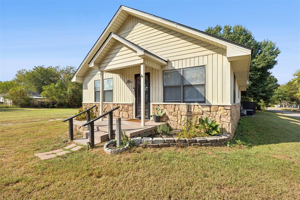 601 S Canadian Avenue