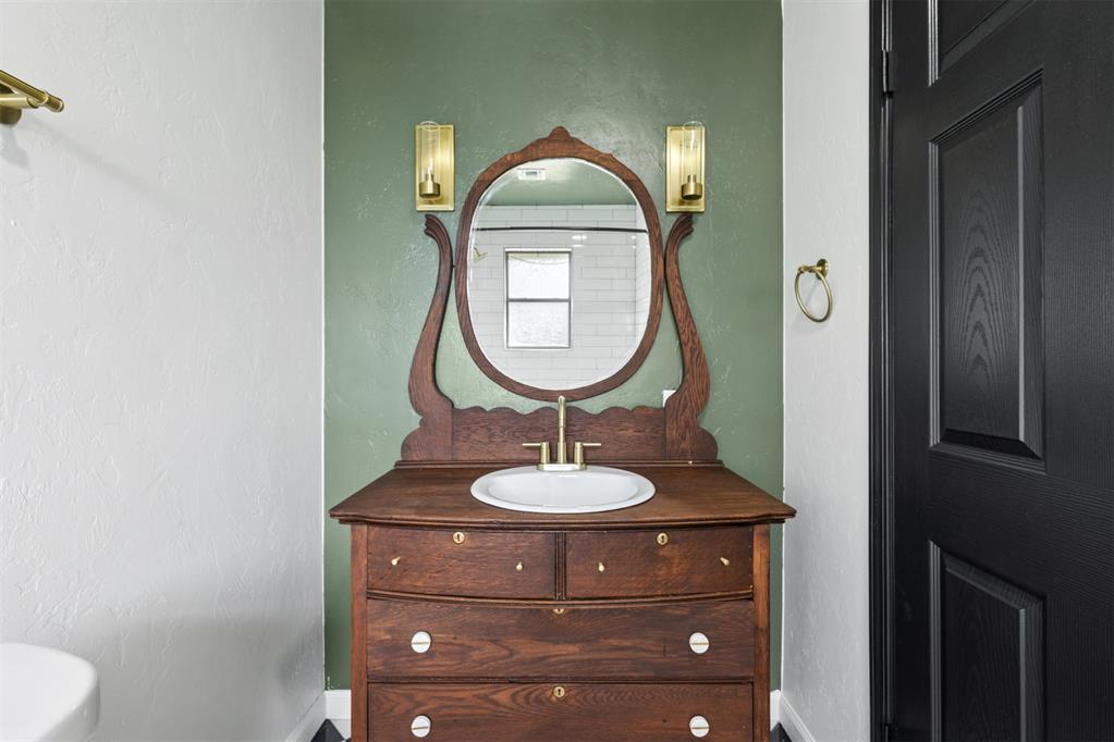 601 S Canadian Avenue