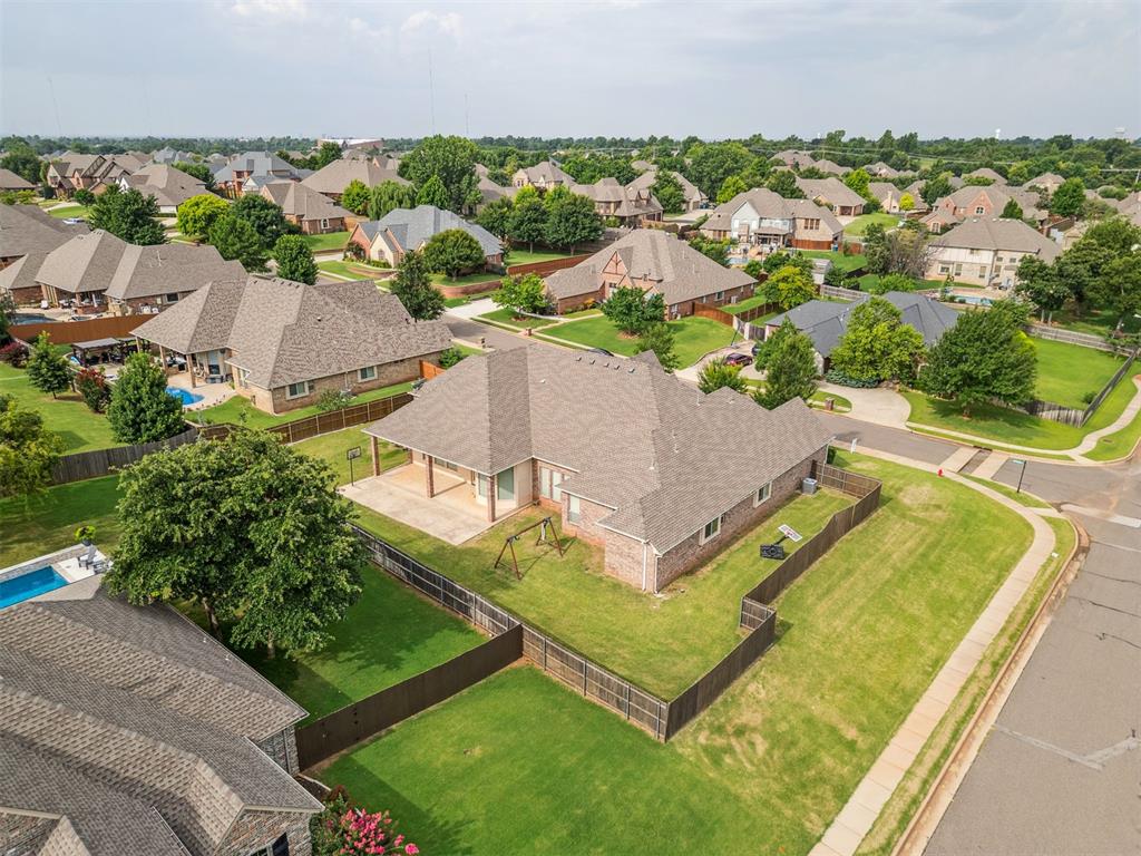 2600 Roxburgh Court