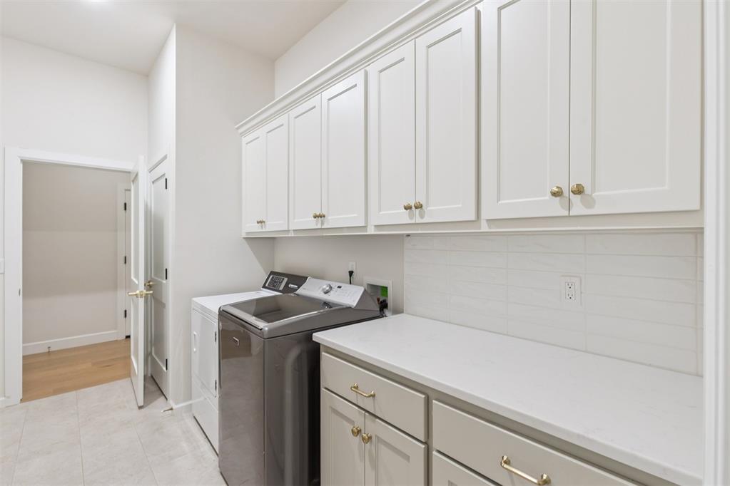 2932 Sandstone Ridge