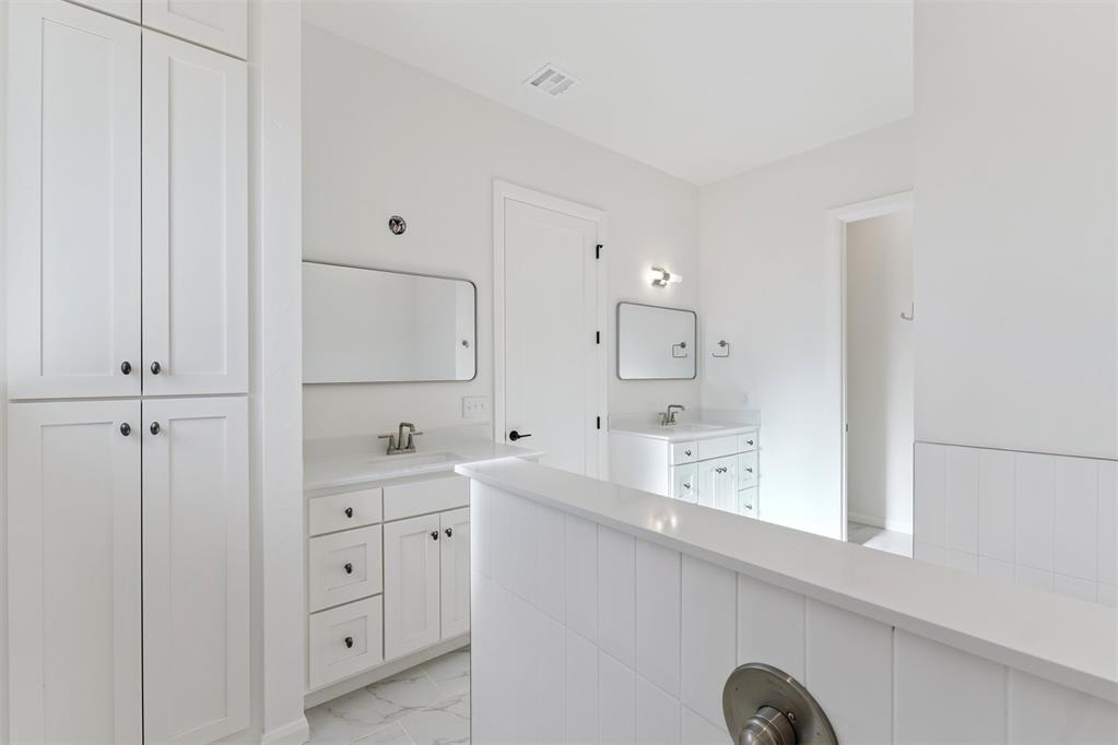 6000 Frankie Lynn Lane