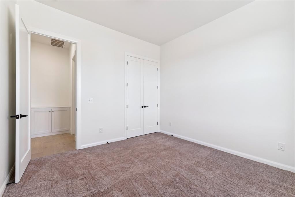 6000 Frankie Lynn Lane