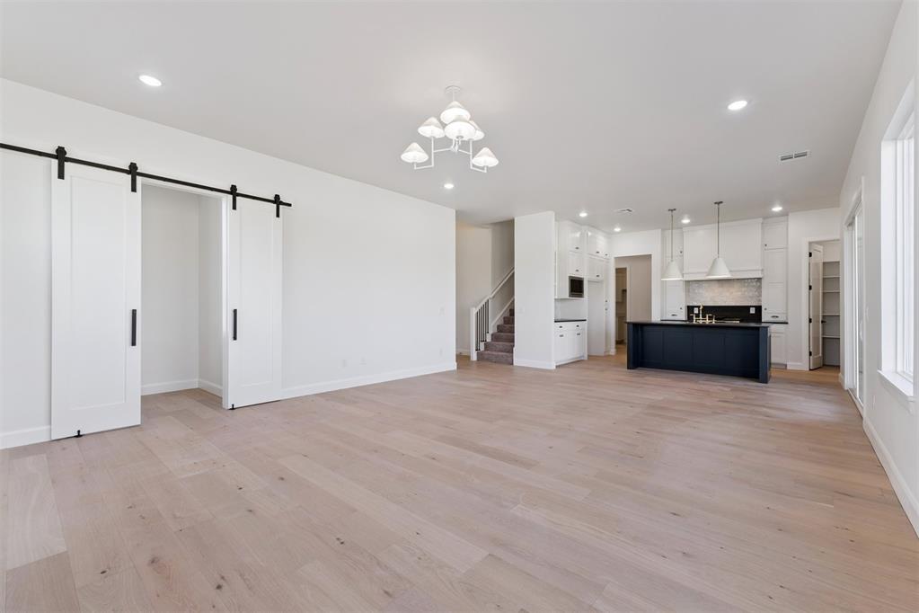 6000 Frankie Lynn Lane