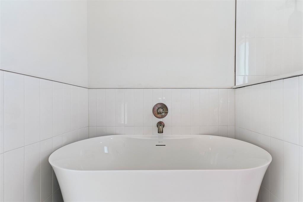 6000 Frankie Lynn Lane