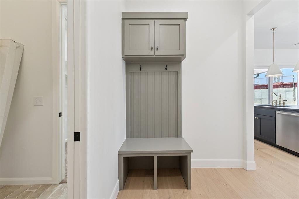 6000 Frankie Lynn Lane