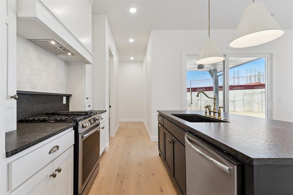 6000 Frankie Lynn Lane